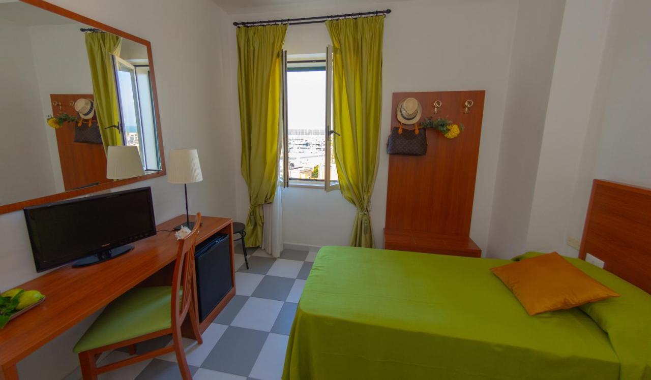 Hotel Solaria ローディ・ガルガーニコ エクステリア 写真